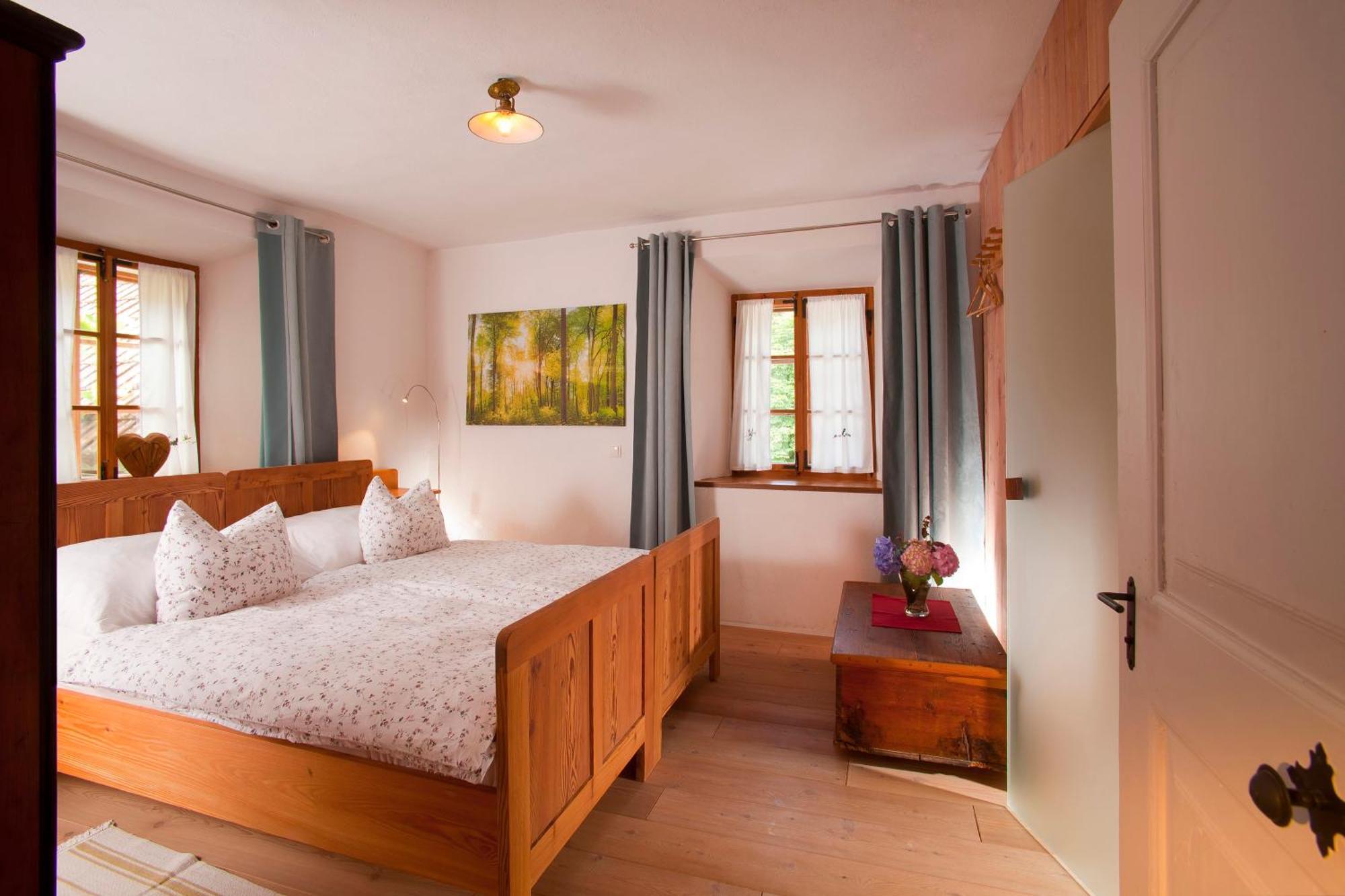 Juvanova Hisa - Apartments And Rooms Luce Luaran gambar