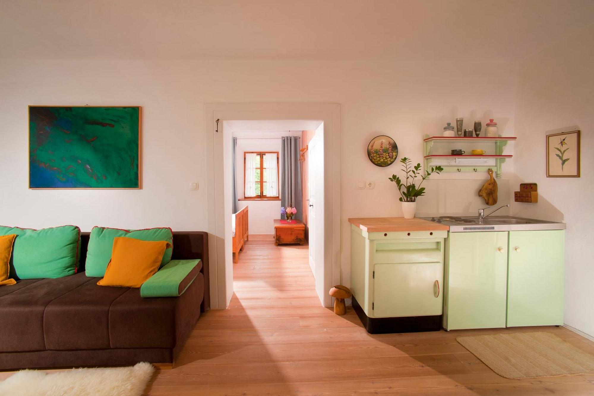 Juvanova Hisa - Apartments And Rooms Luce Luaran gambar