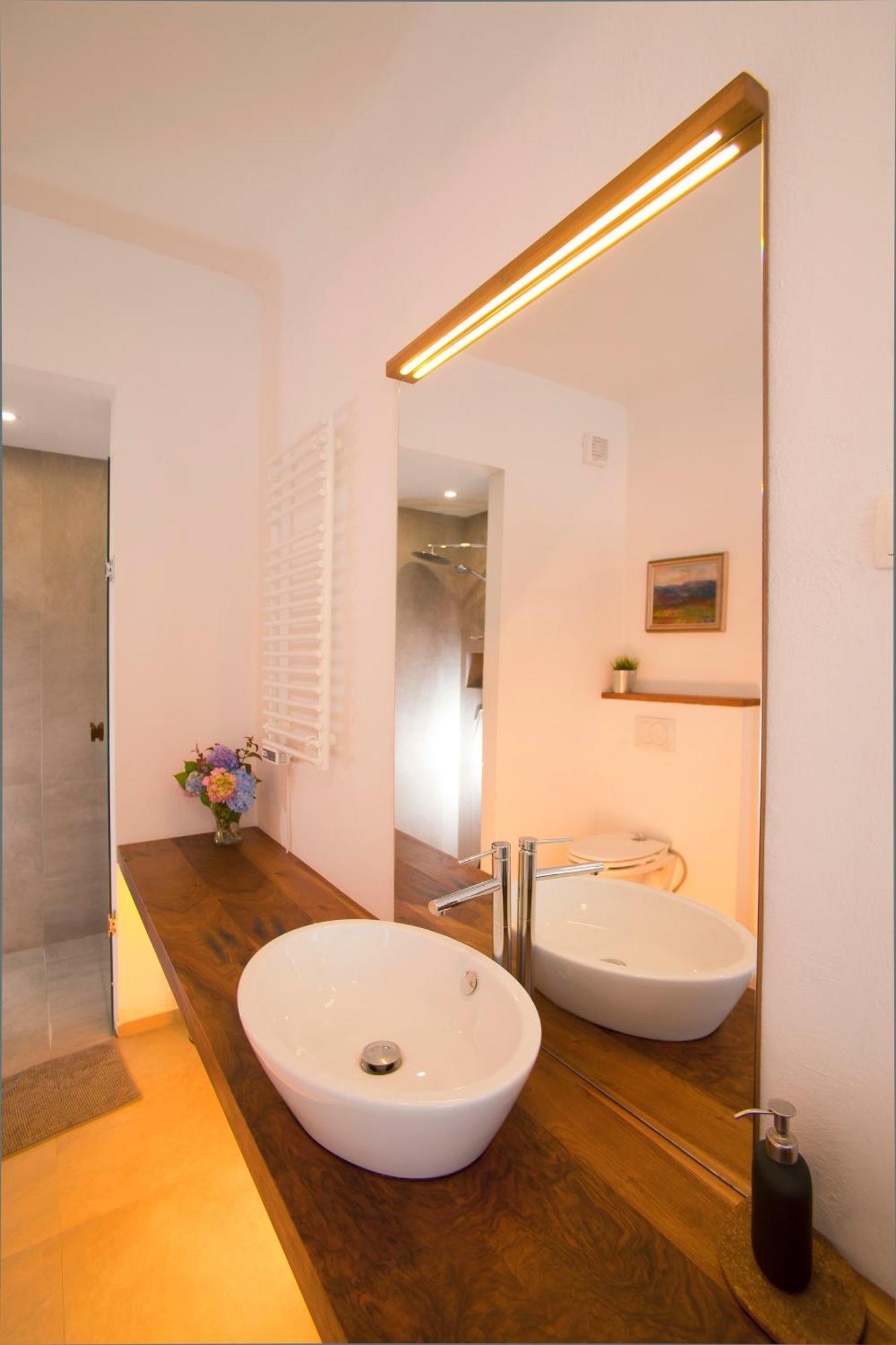 Juvanova Hisa - Apartments And Rooms Luce Luaran gambar